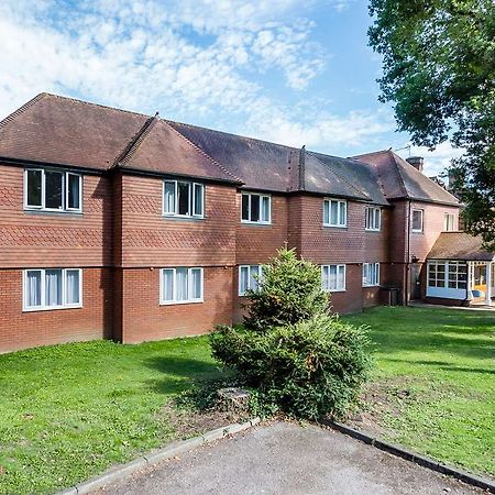 Travelodge Walton On Thames Walton-on-Thames Exterior foto