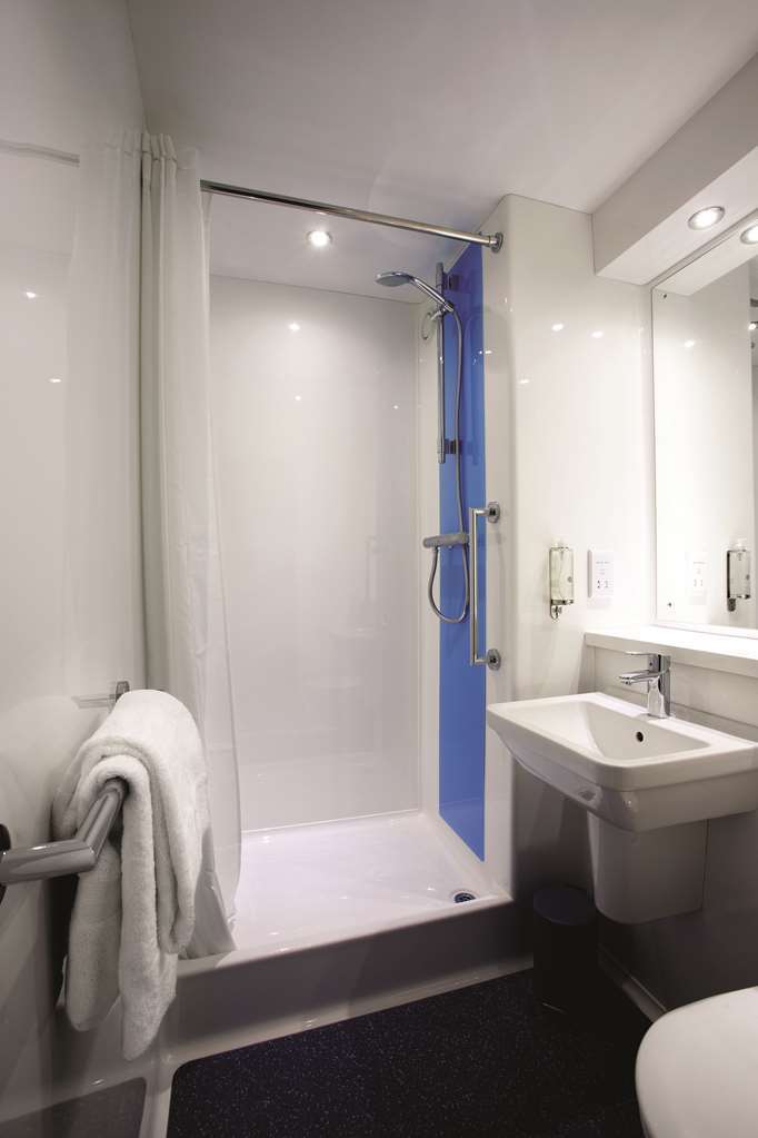 Travelodge Walton On Thames Walton-on-Thames Quarto foto