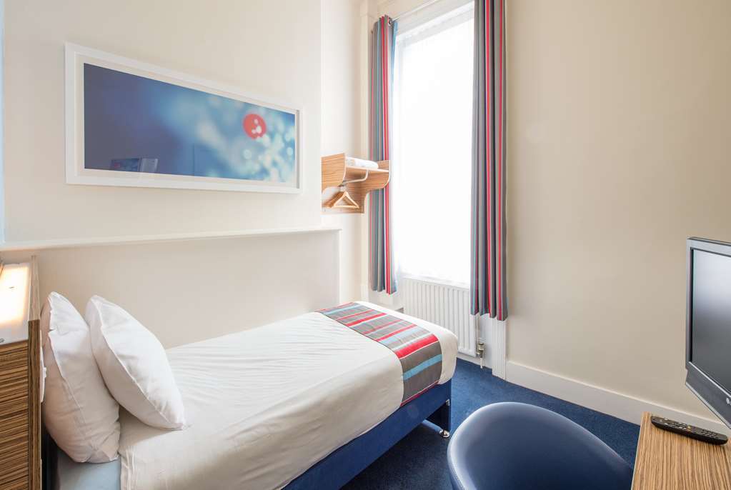Travelodge Walton On Thames Walton-on-Thames Quarto foto